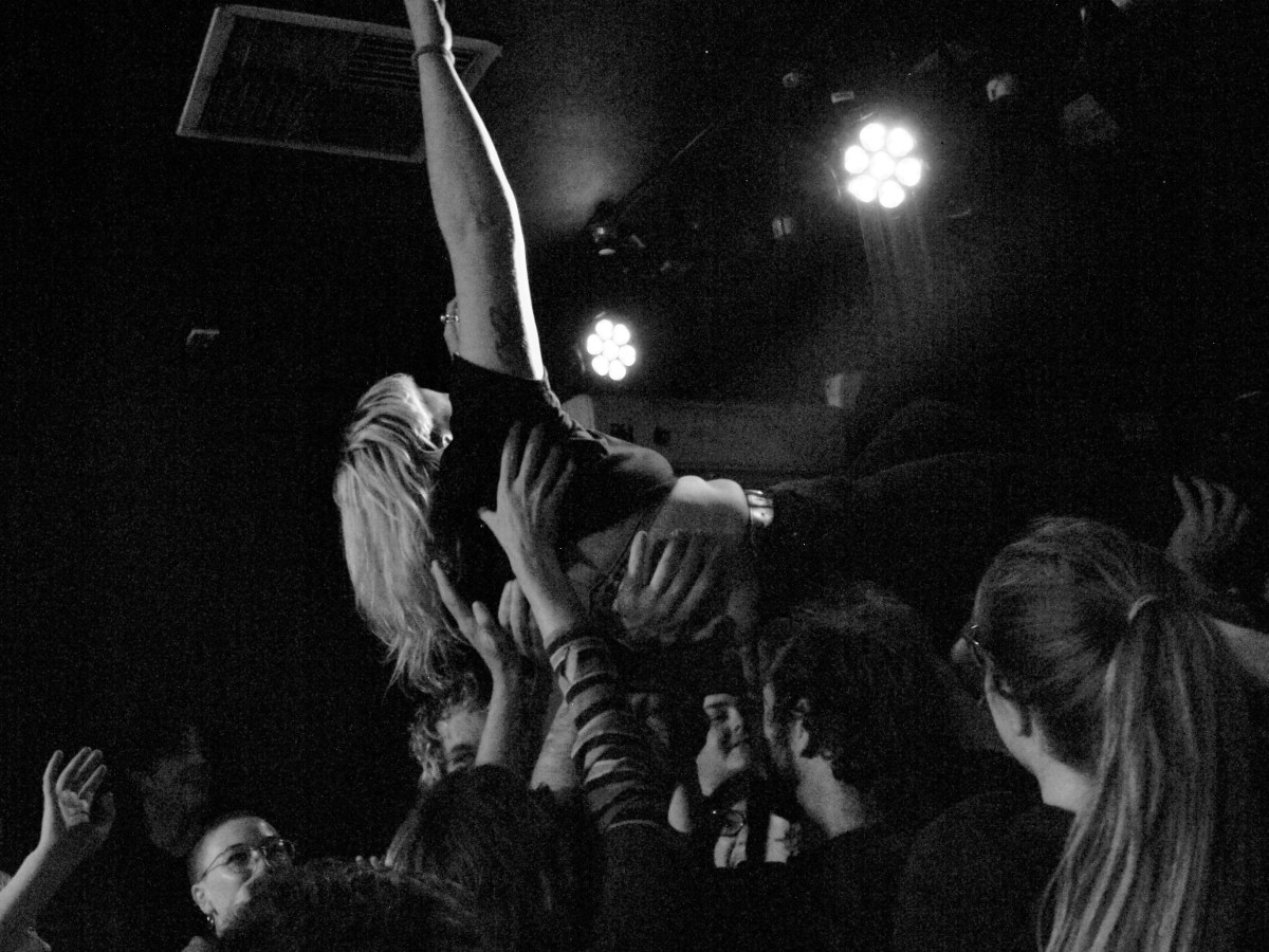 LIVE REVIEW – Hey Harriett – Crown and Anchor Hotel –&nbsp;3/8/22